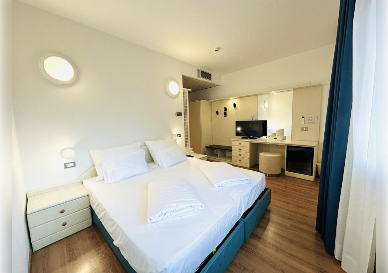 Hi Hotels Riva Del Garda Buitenkant foto