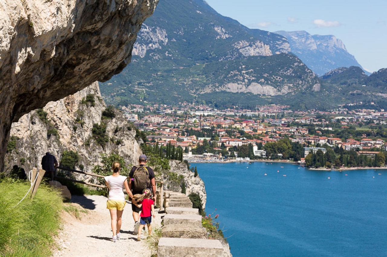 Hi Hotels Riva Del Garda Buitenkant foto